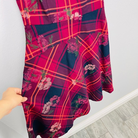 Lands’ End Canvas Red Blue Plaid Floral Embroidered Circle Fit & Flare Dress - Picture 4 of 6